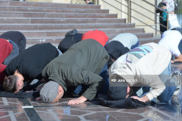 Ramazan ayının başa çatması ilə əlaqədar məscidlərdə bayram namazı qılınıb - YENİLƏNİB-1  - FOTOLENT 