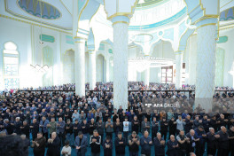 Ramazan ayının başa çatması ilə əlaqədar məscidlərdə bayram namazı qılınıb - YENİLƏNİB-1  - FOTOLENT 