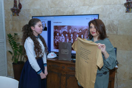 Suraxanı məktəbliləri “Ədibin Evi”ndə xalçaçılıq irsimizlə tanış olublar