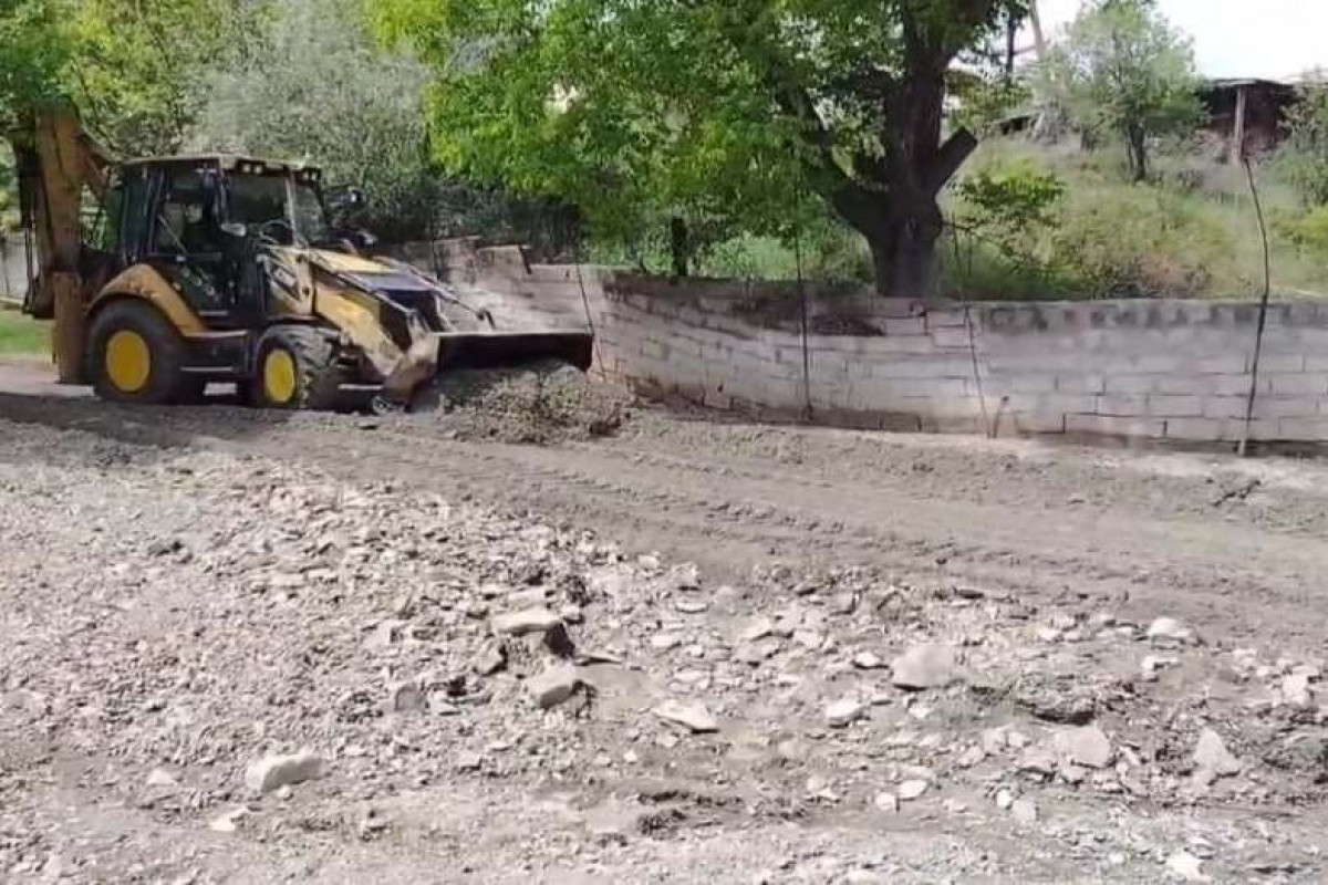 Naxçıvanda güclü yağış nəticəsində bəzi yollarda problem yaranıb - FOTOLENT 