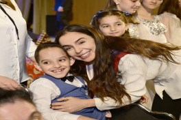 Leyla Əliyeva və Arzu Əliyeva həssas qruplara aid şəxslərin yaradıcılıq prosesi ilə tanış olublar
