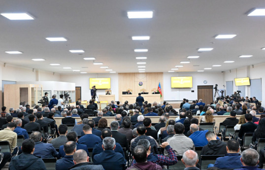 Zərərçəkmiş sürücü: 80 metr məsafədə mərmi düşməsi nəticəsində dizimdən xəsarətlər aldım - VARDANYANIN MƏHKƏMƏSİ 