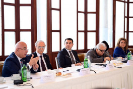 “Musiqi və incəsənət məktəblərində müəllim keyfiyyəti” mövzusunda dəyirmi masa keçirilib - FOTO 
