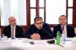 “Musiqi və incəsənət məktəblərində müəllim keyfiyyəti” mövzusunda dəyirmi masa keçirilib - FOTO 