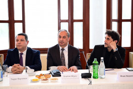 “Musiqi və incəsənət məktəblərində müəllim keyfiyyəti” mövzusunda dəyirmi masa keçirilib - FOTO 
