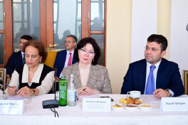 “Musiqi və incəsənət məktəblərində müəllim keyfiyyəti” mövzusunda dəyirmi masa keçirilib - FOTO 
