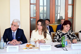 “Musiqi və incəsənət məktəblərində müəllim keyfiyyəti” mövzusunda dəyirmi masa keçirilib - FOTO 