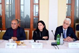 “Musiqi və incəsənət məktəblərində müəllim keyfiyyəti” mövzusunda dəyirmi masa keçirilib - FOTO 