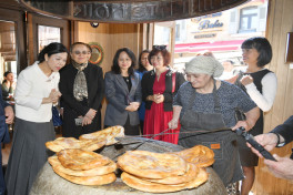 Vyetnamın birinci xanımı İçərişəhərlə tanış olub - FOTO 