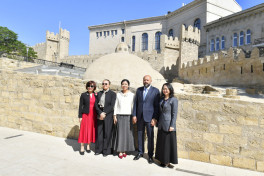 Vyetnamın birinci xanımı İçərişəhərlə tanış olub - FOTO 
