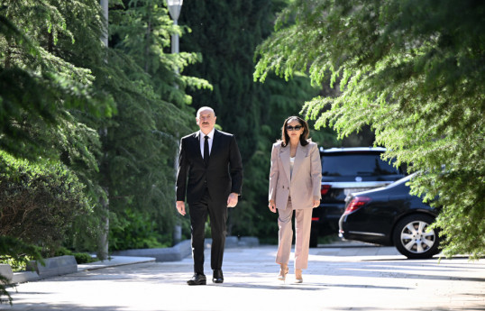 Prezident və birinci xanım Fəxri xiyabanda Ulu Öndərin məzarını ziyarət ediblər - FOTO  - YENİLƏNİB 