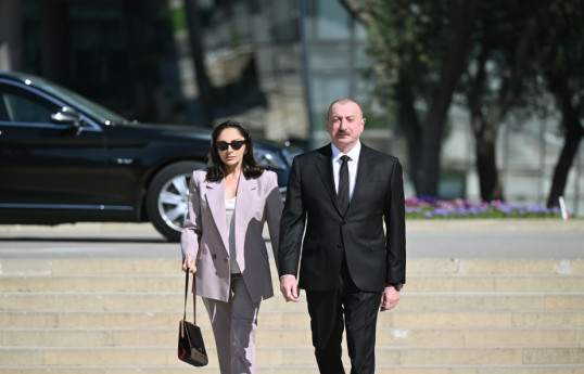 Prezident və birinci xanım faşizm üzərində Qələbə uğrunda mübarizədə həlak olan Azərbaycan övladlarının xatirəsini anıblar - YENİLƏNİB 