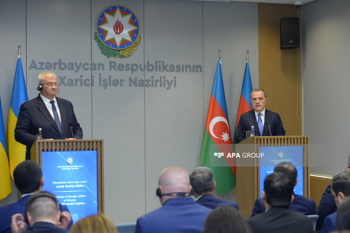 Ceyhun Bayramov ukraynalı həmkarını Ermənistanla normallaşma prosesi barədə məlumatlandırıb