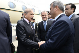 Şahbaz Şərifin təyyarəsi Laçın Beynəlxalq Hava Limanına enib