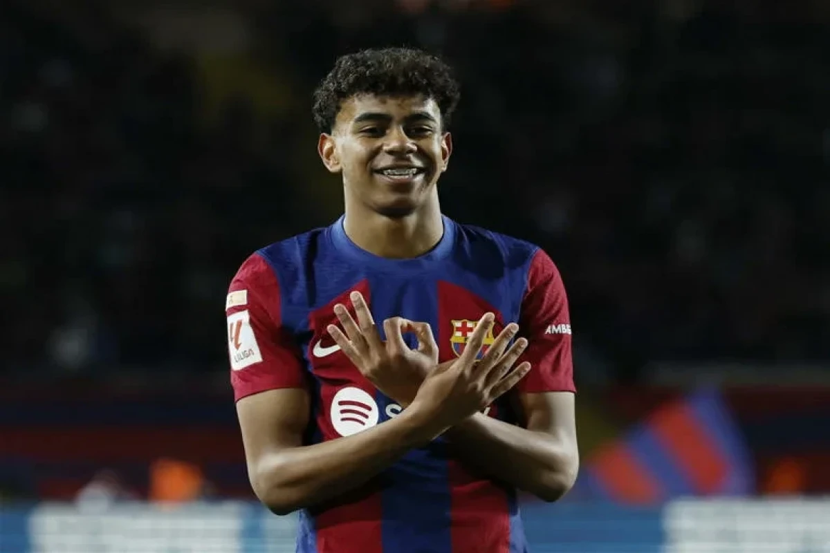 Lamin Yamal “Barselona” ilə müqaviləsinin müddətini uzadıb