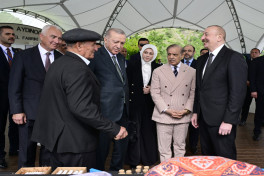 Azərbaycan və Türkiyə prezidentləri, Pakistanın Baş naziri Laçın şəhərində seyrəngahda olublar