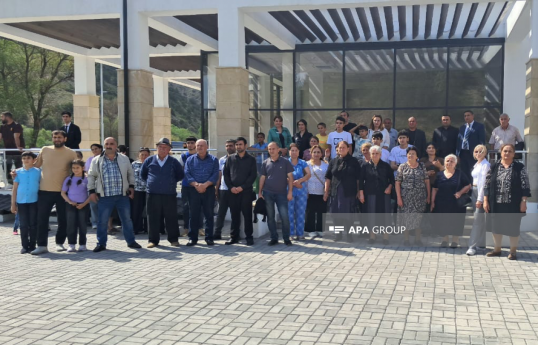 Köç karvanı Laçının Bəylik kəndinə çatıb, evlərin açarları təqdim edilib - YENİLƏNİB 