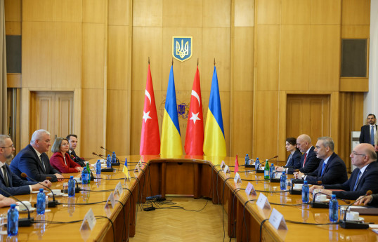 Ukrayna və Türkiyə XİN rəhbərləri Kiyevdə görüşüb