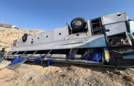 Ermənistanın Aqarçin kəndində sərnişin avtobusu aşıb dərəyə düşüb