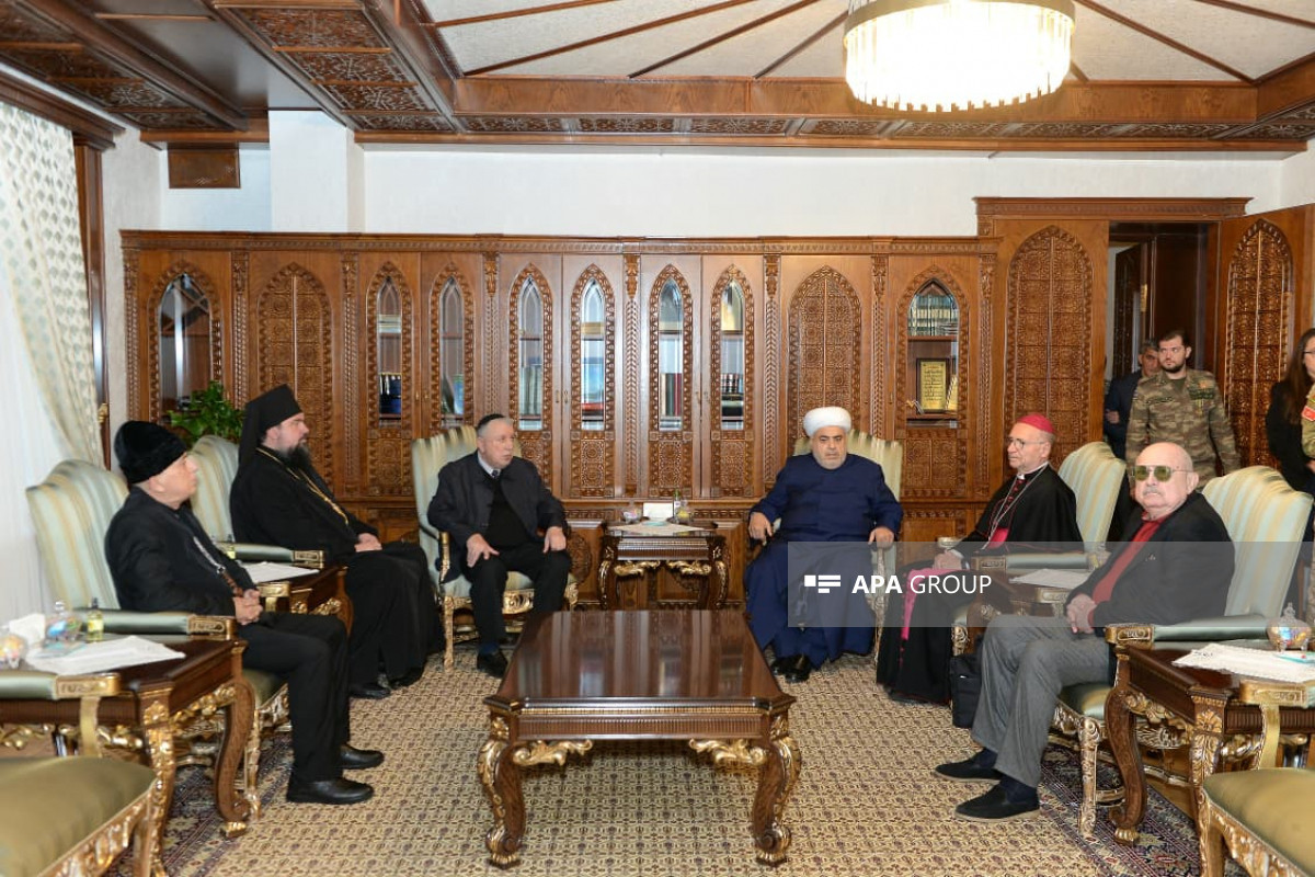 Allahşükür Paşazadə Roma Papası ilə görüşündə 8 noyabr Zəfərindən danışıb - FOTO 