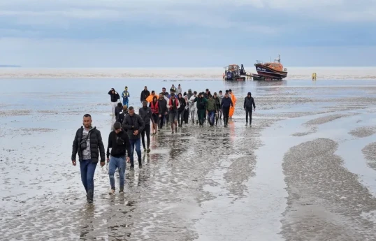Britaniyada sığınacaq müraciətlərinin sayı üzrə antirekord qeydə alınıb