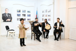 Leyla Əliyeva Bülbül adına Orta İxtisas Musiqi Məktəbində olub