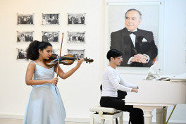 Leyla Əliyeva Bülbül adına Orta İxtisas Musiqi Məktəbində olub