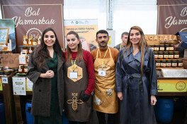 Leyla Əliyeva və Arzu Əliyeva arıçılıq məhsullarının sərgi-satış yarmarkasını ziyarət ediblər
