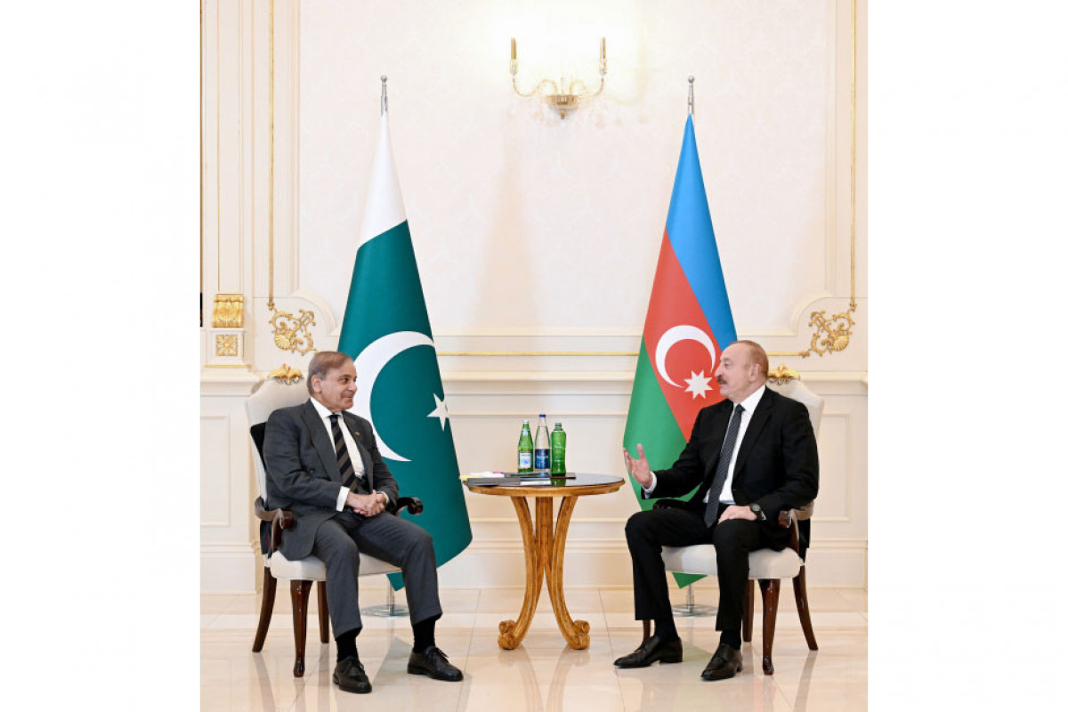 Prezident İlham Əliyevin Pakistanın Baş naziri ilə məhdud tərkibdə görüşü olub - FOTO  - YENİLƏNİB 