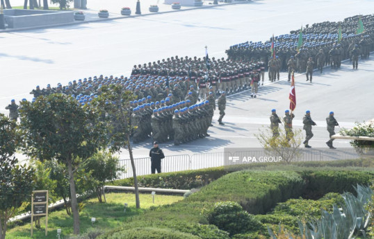 Türkiyə və Pakistan hərbçiləri Bakıda Hərbi paradda keçid edib - FOTO 