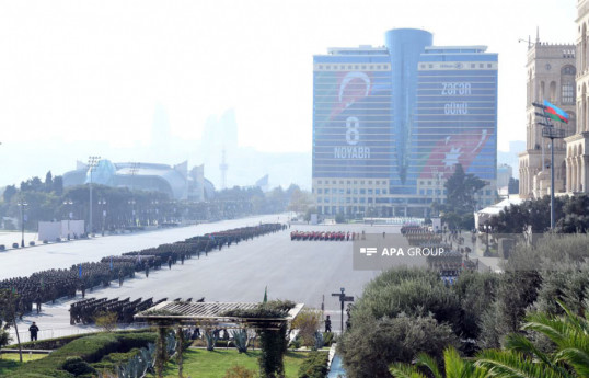 İlk dəfə hərbi paradda İnsansız Sistem Qoşunlarının heyəti keçid edib