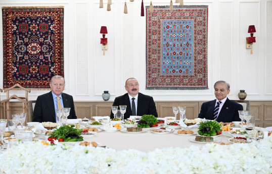 Türkiyə Prezidenti Rəcəb Tayyib, Azərbaycan Prezidenti İlham Əliyev, Pakistan Baş naziri Məhəmməd Şahbaz Şərif