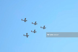 Silahlanmaya yeni qəbul edilmiş "JF-17" qırıcıları Bakı səmasında uçuş edib - FOTO 