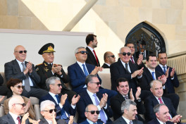 Vətən müharibəsində Qələbənin beşinci ildönümünə həsr olunmuş hərbi parad keçirilib - YENİLƏNİB-8 