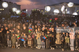 Naxçıvanda Zəfər Gününə həsr olunan konsert keçirilib, atəşfəşanlıq olub - FOTO 