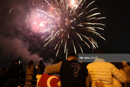 Bakıda Zəfər Günü münasibətilə konsert keçirilib, atəşfəşanlıq olub - FOTO   - VİDEO  - YENİLƏNİB 