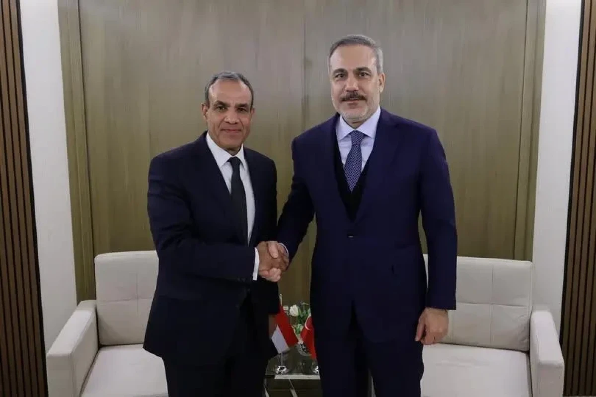 Bədr Əbdülati, Hakan Fidan