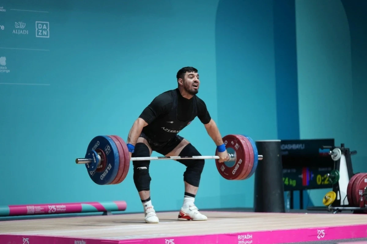 Azərbaycan ağırlıqqaldıranı Dadaş Dadaşbəyli