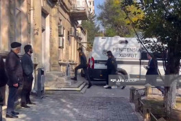 Şəhidlər xiyabanında qeyri-etik videolar çəkən əcnəbilərin məhkəməsi başlayıb - VİDEO  - YENİLƏNİB 