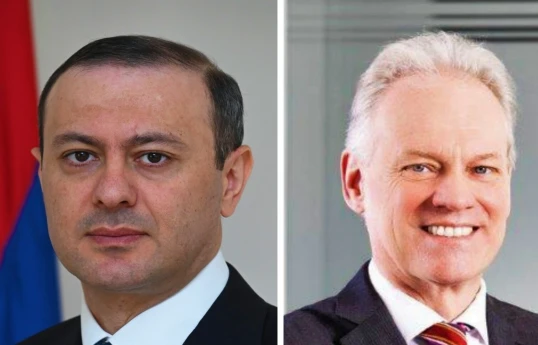 Ermənistan Təhlükəsizlik Şurasının katibi Armen Qriqoryan, Avropa Komissiyasının Qonşuluq və Genişlənmə Danışıqları üzrə baş direktoru Gert Yan Koopman