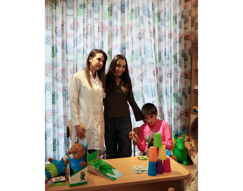 Leyla Əliyeva Mingəçevirdə şəhid ailəsini ziyarət edib, bir sıra sosial müəssisələrlə tanış olub