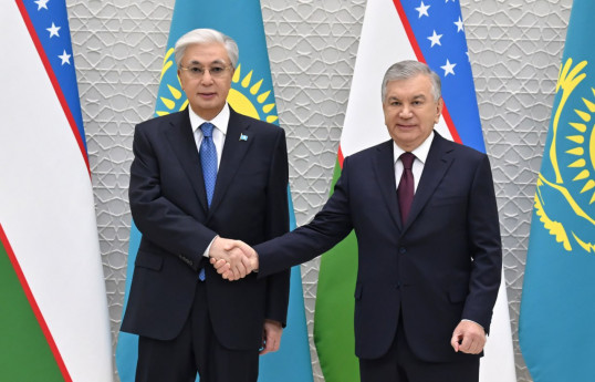 Qazaxıstan dövlət başçısı Kasım-Jomart Tokayev, Özbəkistan Prezidenti Şavkat Mirziyoyev