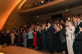 Plasido Dominqo Heydər Əliyev Mərkəzində çıxış edib