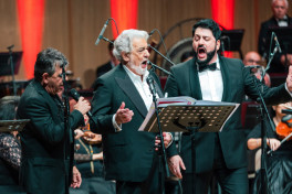 Plasido Dominqo Heydər Əliyev Mərkəzində çıxış edib