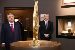 Prezident İlham Əliyev Daşkənddə İslam Sivilizasiyası Mərkəzi ilə tanış olub