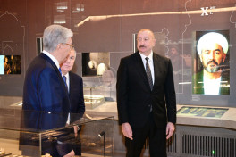 Prezident İlham Əliyev Daşkənddə İslam Sivilizasiyası Mərkəzi ilə tanış olub