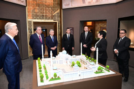 Prezident İlham Əliyev Daşkənddə İslam Sivilizasiyası Mərkəzi ilə tanış olub