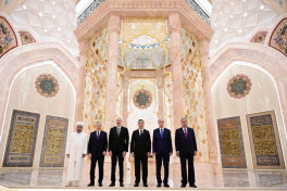 Prezident İlham Əliyev Daşkənddə İslam Sivilizasiyası Mərkəzi ilə tanış olub