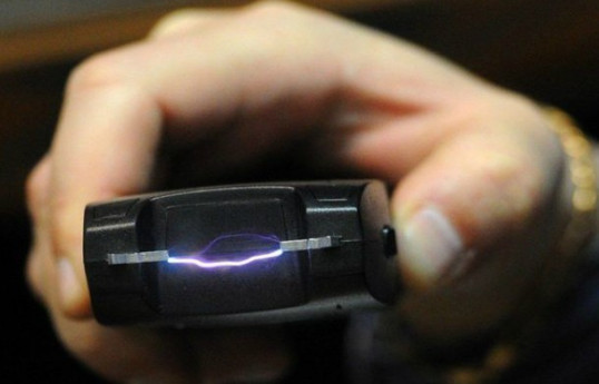 Gürcüstanda elektroşokerlərin mülki dövriyyəsi qadağan oluna bilər