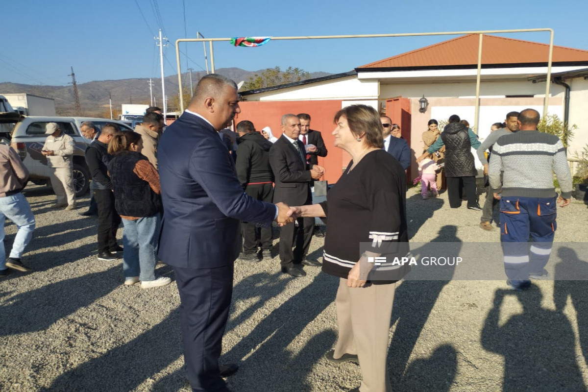Növbəti köç karvanı Xocavəndin Sos kəndinə çatıb, açarlar təqdim edilib - VİDEO  - FOTO  - YENİLƏNİB 